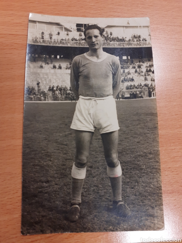 Sports collectibles: MUY ANTIGUA FOTOGRAFIA DE JUGADOR DE FUTBOL DESCONOCIDO. QUIZAS EN EL SANTIAGO BERNABEU. A&Ntilde;OS