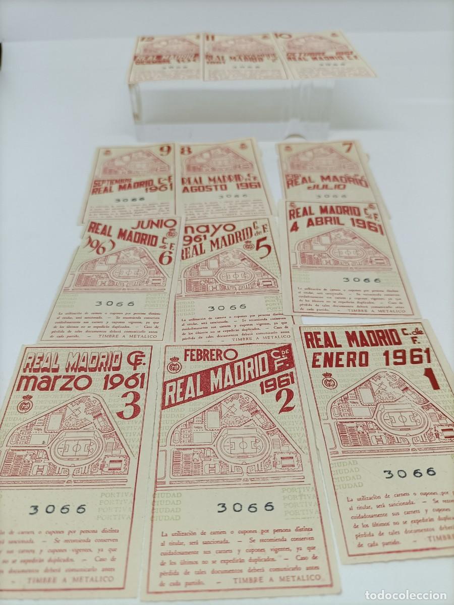 Coleccionismo deportivo: Dos carnets de socios del Real Madrid. - Foto 7