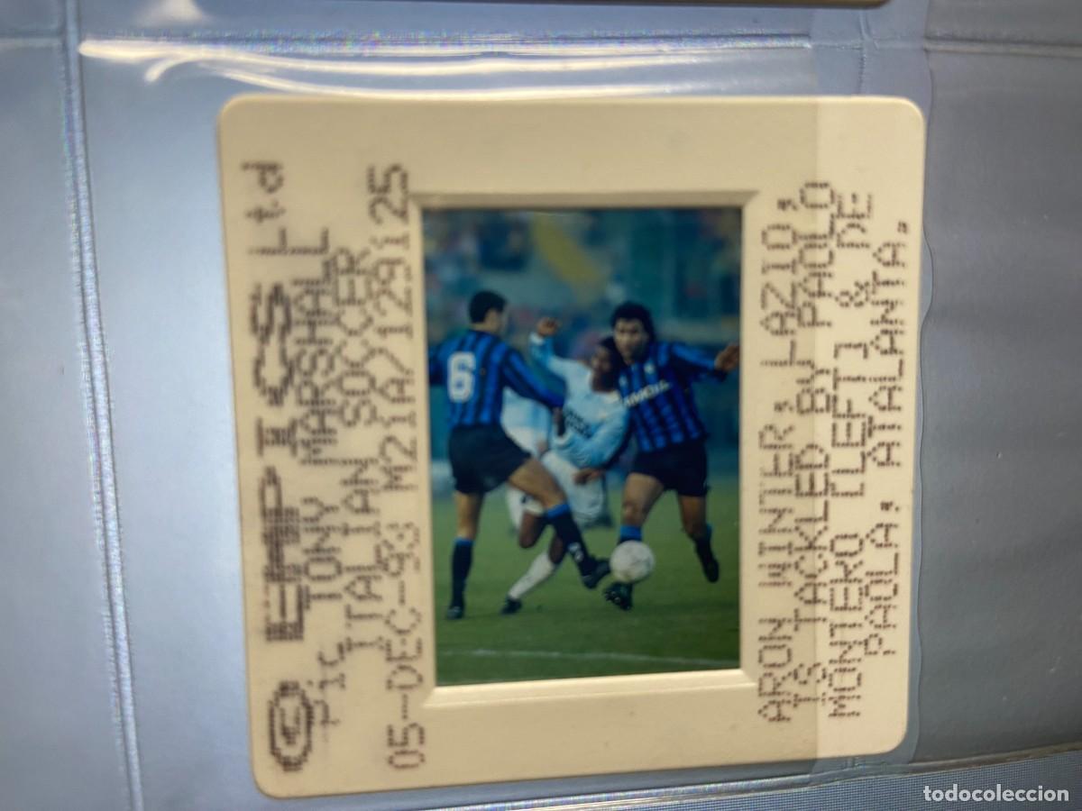 Coleccionismo deportivo: DIAPOSITIVA ORIGINAL FOTO FOTOGRAFIA ARON WINTER PAOLO MONTERO DE PAOLA (5-12-1993) LAZIO ATALANTA