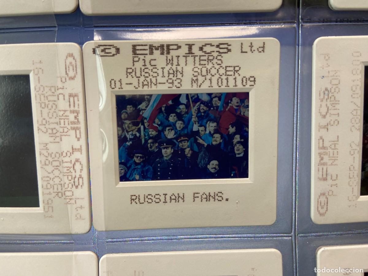 Collectionnisme sportif: DIAPOSITIVA ORIGINAL FOTO FOTOGRAFIA FANS HOOLIGANS MILITAR RUSO (1-1-1993) TORPEDO MOSCOW MOSCU