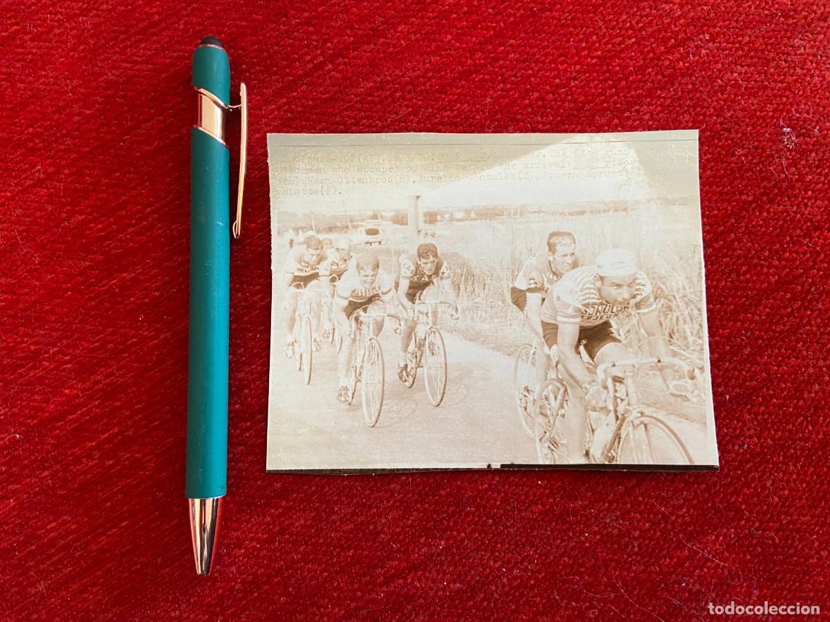 Coleccionismo deportivo: R21328 FOTO FOTOGRAFIA ORIGINAL CICLISMO TOUR 1970 HARM OTTENBROS AURELIO GONZALEZ JOSEPH SPRUYT