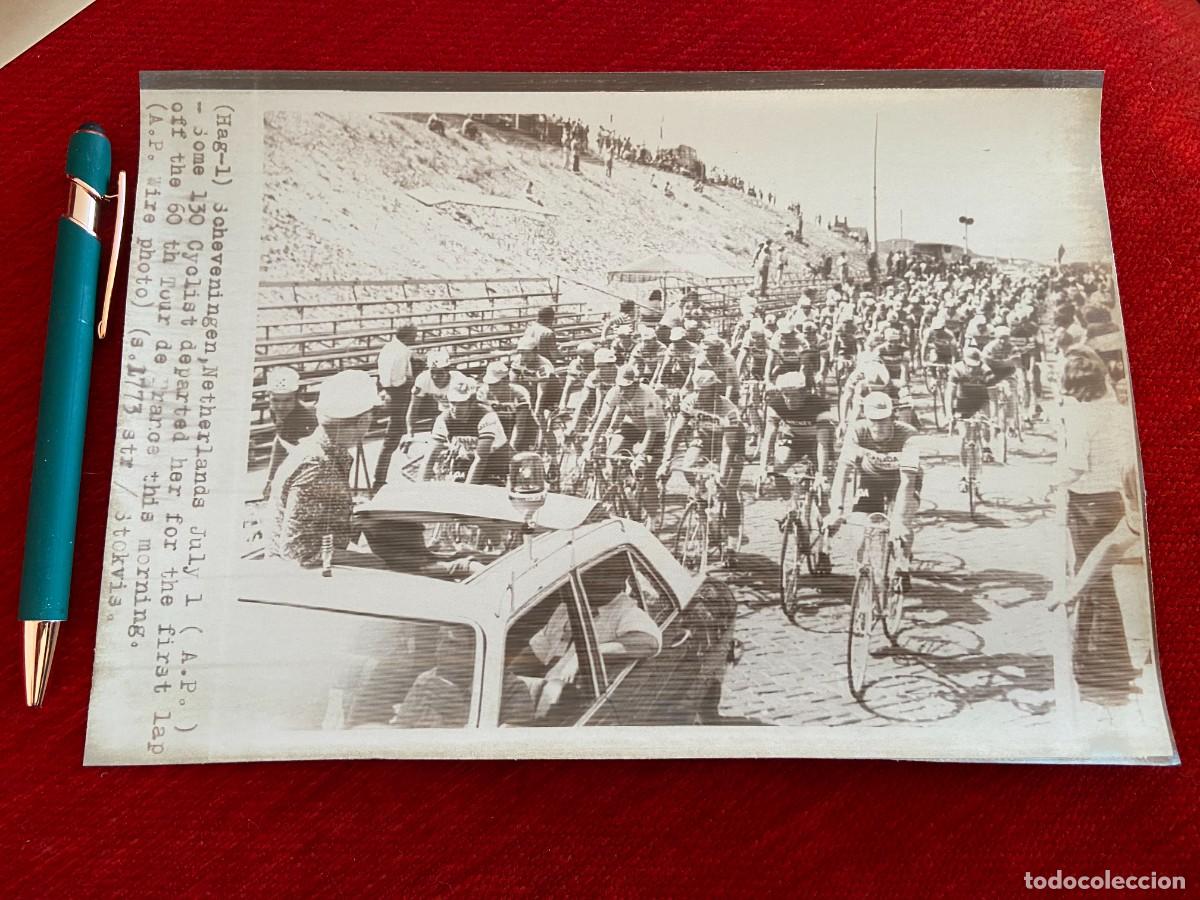 Coleccionismo deportivo: F24959 FOTO FOTOGRAFIA ORIGINAL CICLISMO TOUR FRANCIA 1973 PELOTON