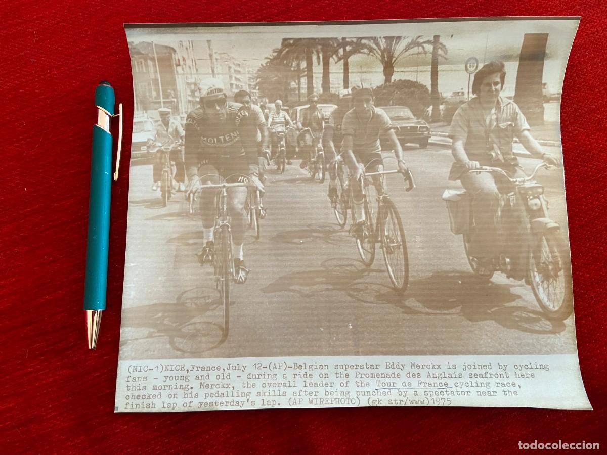 Coleccionismo deportivo: F24980 FOTO FOTOGRAFIA ORIGINAL CICLISMO TOUR FRANCIA 1975 EDDY MERCKX