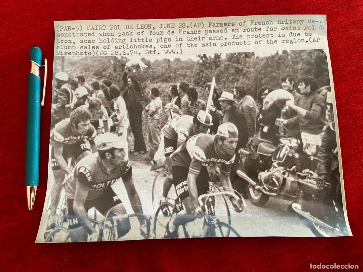 Coleccionismo deportivo: F24987 FOTO FOTOGRAFIA ORIGINAL CICLISMO TOUR FRANCIA 1974 PROTESTA GANADEROS