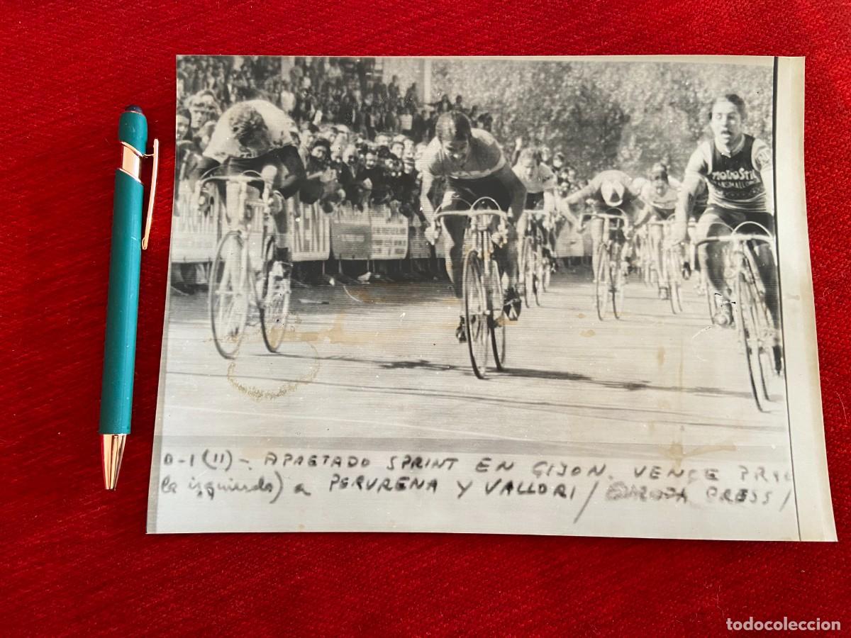 Coleccionismo deportivo: F25102 FOTO FOTOGRAFIA ORIGINAL CICLISMO VUELTA A ESPA&Ntilde;A SPRINT PERURENA VALLORI
