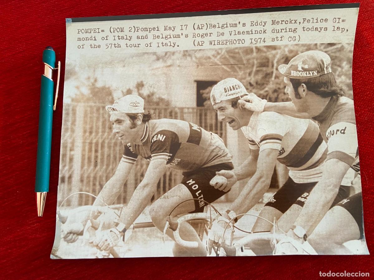 Coleccionismo deportivo: F25103 FOTO FOTOGRAFIA ORIGINAL CICLISMO GIRO ITALIA 1974 EDDY MERCKX FELICE GIMONDI ROGER VLAEMINCK