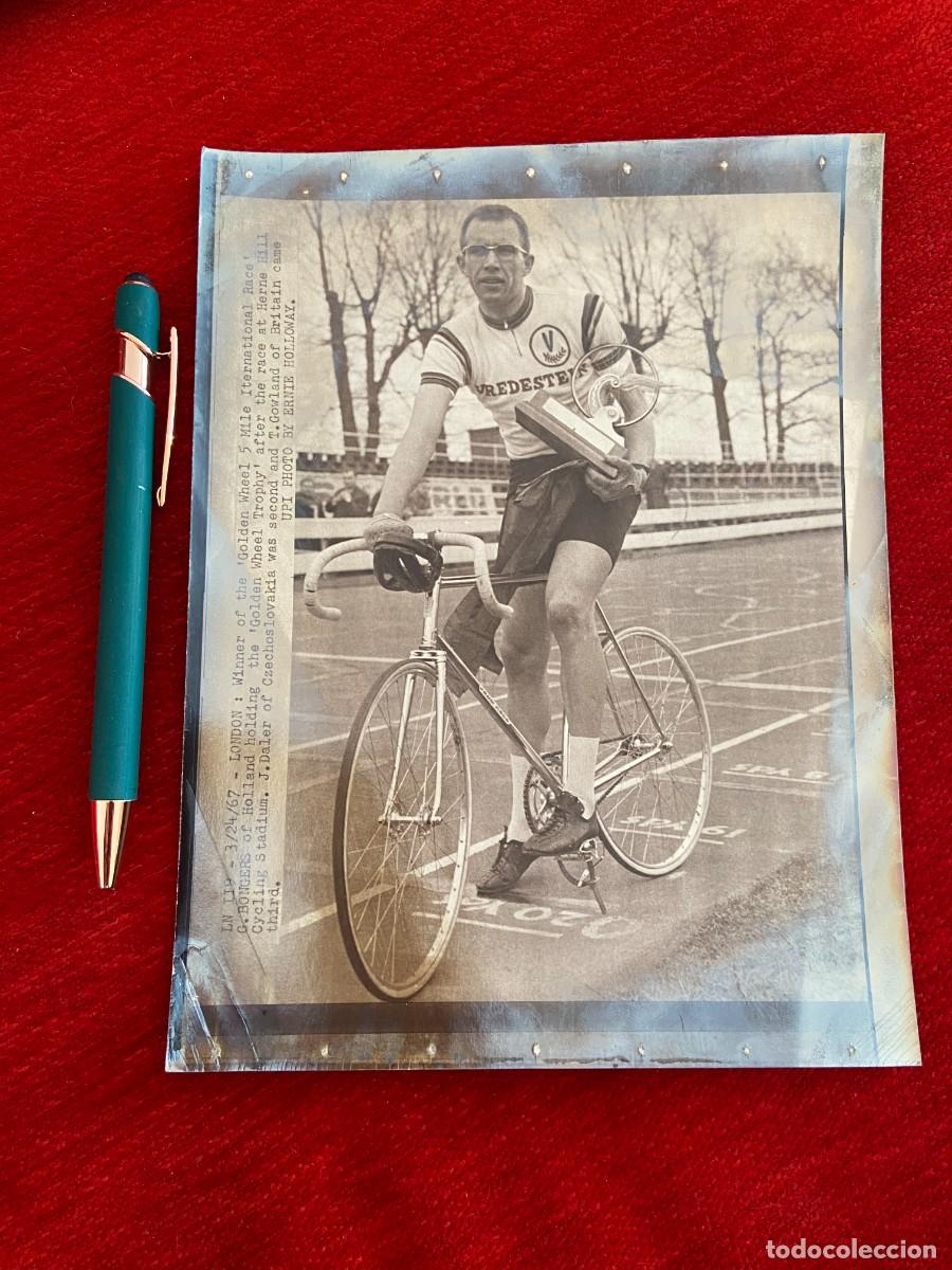Coleccionismo deportivo: F25113 FOTO FOTOGRAFIA ORIGINAL CICLISMO (24-3-1967) GOLDEN WHEEL TROPHY GERT BONGERS