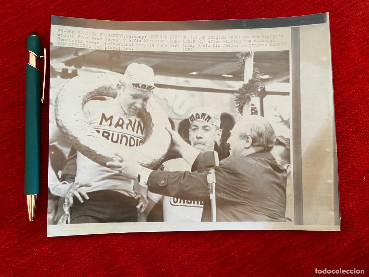 Coleccionismo deportivo: F25192 FOTO FOTOGRAFIA ORIGINAL CICLISMO CAMPEON GEORGES PINTENS 1969 GEORG LEBER