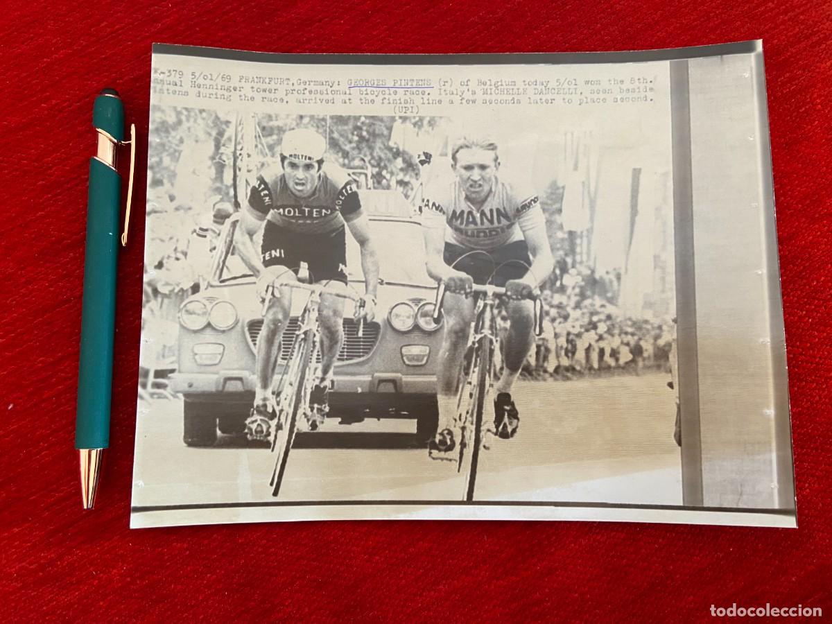 Coleccionismo deportivo: F25196 FOTO FOTOGRAFIA ORIGINAL CICLISMO 1969 GEORGES PINTENS MICHELE DANCELLI