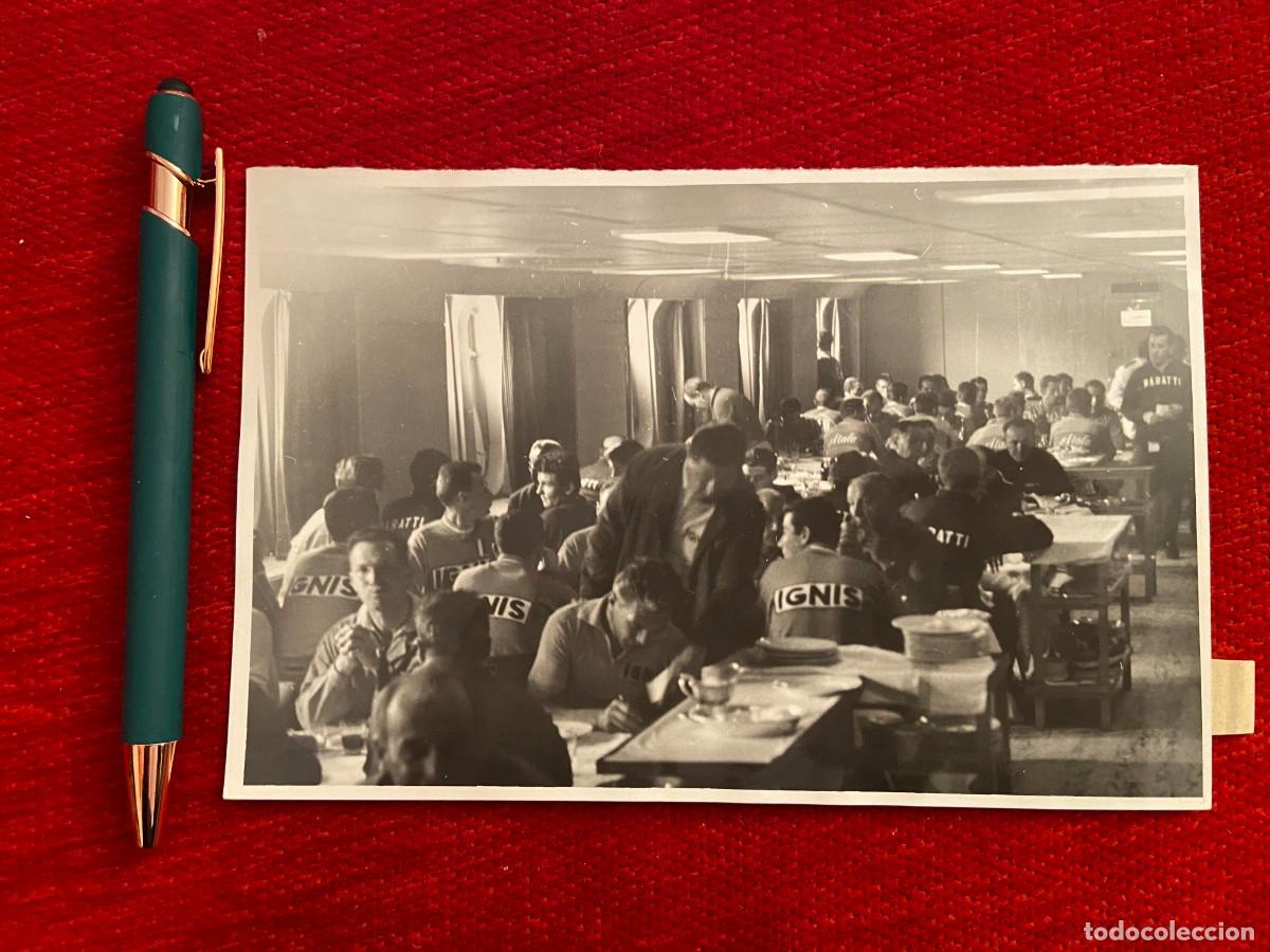 Coleccionismo deportivo: R21472 FOTO FOTOGRAFIA ORIGINAL CICLISMO GIRO ITALIA (9-6-1961) IGNIS COMEDOR CABO SAN ROQUE