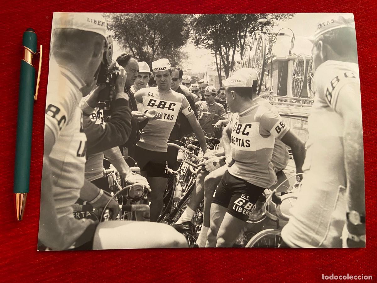 Coleccionismo deportivo: F25274 FOTO FOTOGRAFIA ORIGINAL CICLISMO GIRO ITALIA EQUIPO GBC LIBERTAS RIK VAN LOOY