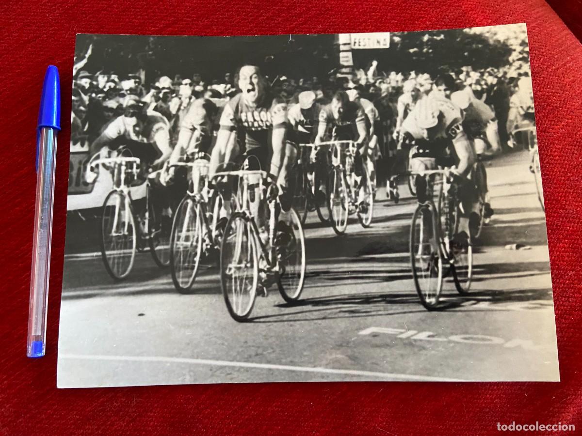 Coleccionismo deportivo: F25732 FOTO FOTOGRAFIA ORIGINAL CICLISMO VUELTA A ESPA&Ntilde;A (24-4-1970) EDDY PEELMAN CAMPEON