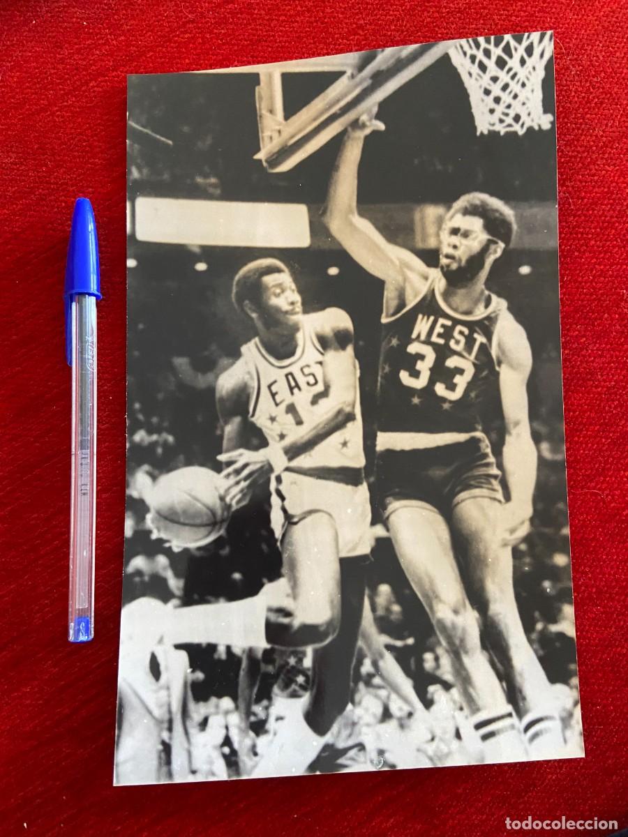 Coleccionismo deportivo: F26030 FOTO FOTOGRAFIA ORIGINAL BALONCESTO NBA BOB MCADOO KAREEM ABDUL JABBAR 1976 PARTIDO ESTRELLAS