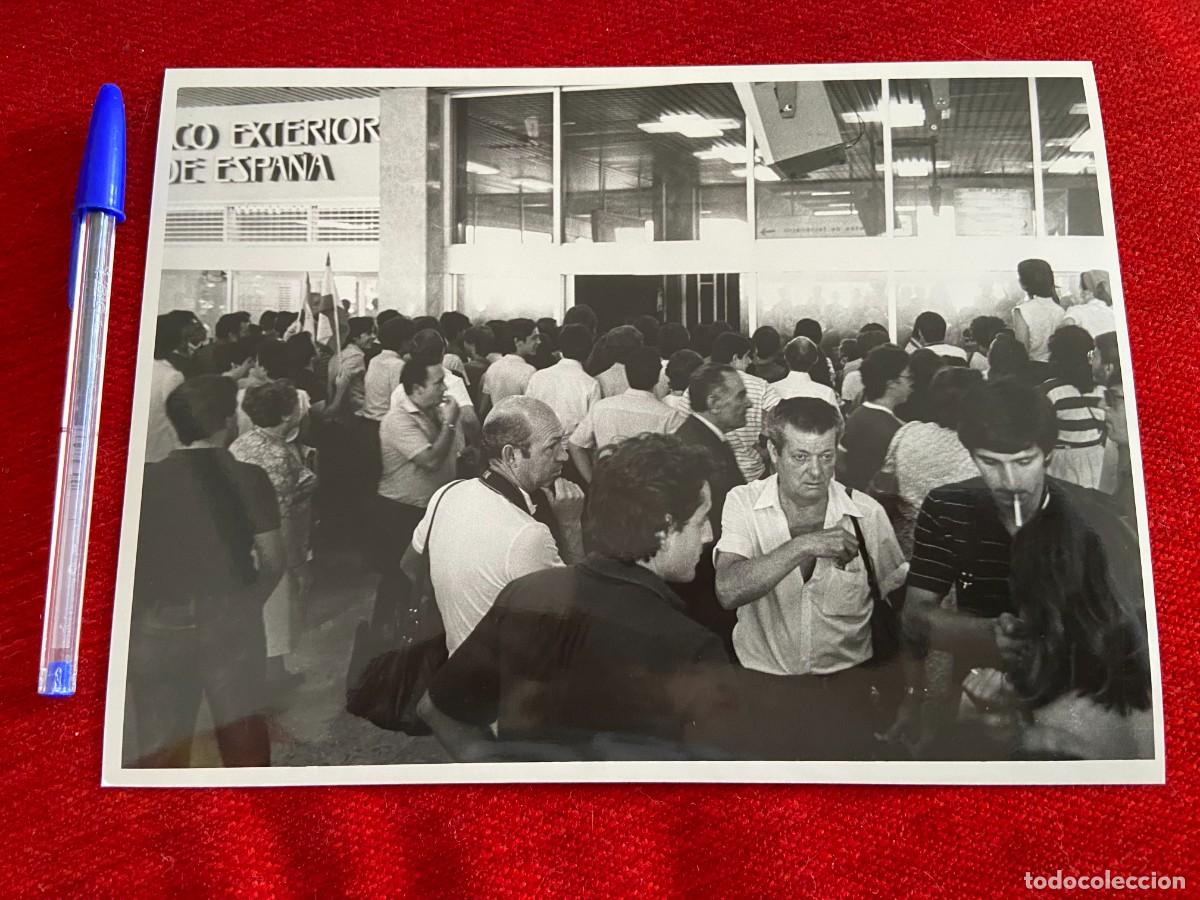 Coleccionismo deportivo: F26108 FOTO FOTOGRAFIA ORIGINAL MUNDIAL DE BALONCESTO 1982 ESPA&Ntilde;A PUBLICO AFICION BARAJAS