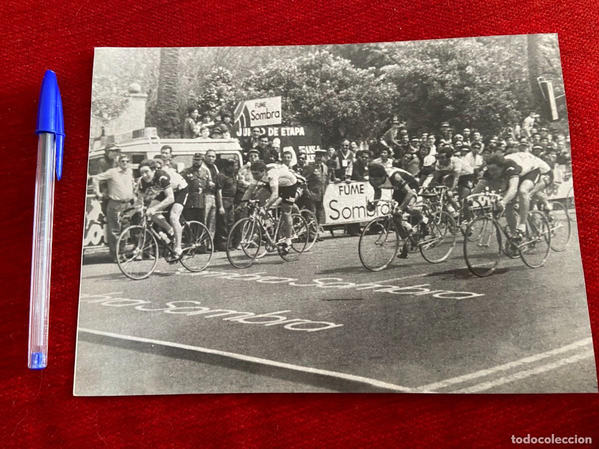 Coleccionismo deportivo: F26199 FOTO FOTOGRAFIA ORIGINAL CICLISMO VUELTA A ESPA&Ntilde;A (25-4-1979) SEAN KELLY SPRINT