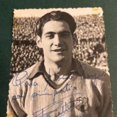 Coleccionismo deportivo: FOTOGRAFÍA DE ANTONIO RAMALLETS FÚTBOL CLUB BARCELONA 1950. AUTOGRAFO. ARTIFUTBOL. Lote 401126319