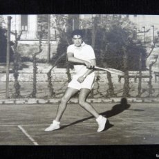 Coleccionismo deportivo: ANTIGUA FOTOGRAFÍA TENISTA CLUB DE TENIS VALENCIA. AÑOS 60. Lote 402170849