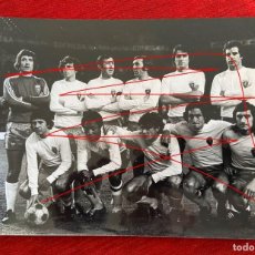 Coleccionismo deportivo: F26219 FOTO FOTOGRAFIA ORIGINAL ONCE ALINEACION ATLETICO MADRID 2-0 REAL ZARAGOZA (19-12-1976). Lote 402179629