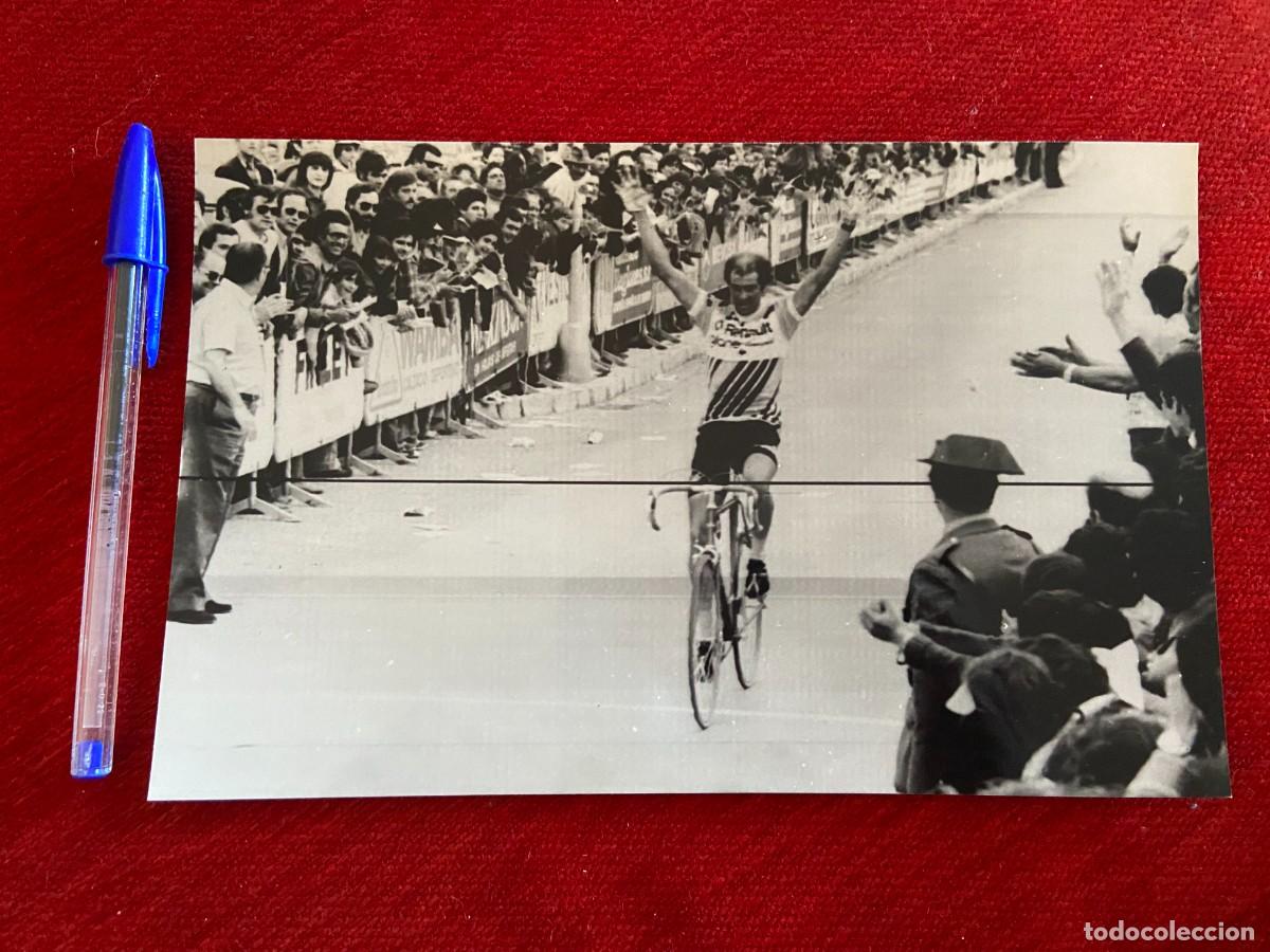Coleccionismo deportivo: F26243 FOTO FOTOGRAFIA ORIGINAL CICLISMO VUELTA A ESPA&Ntilde;A 1978 DESCONOZCO QUIEN ES