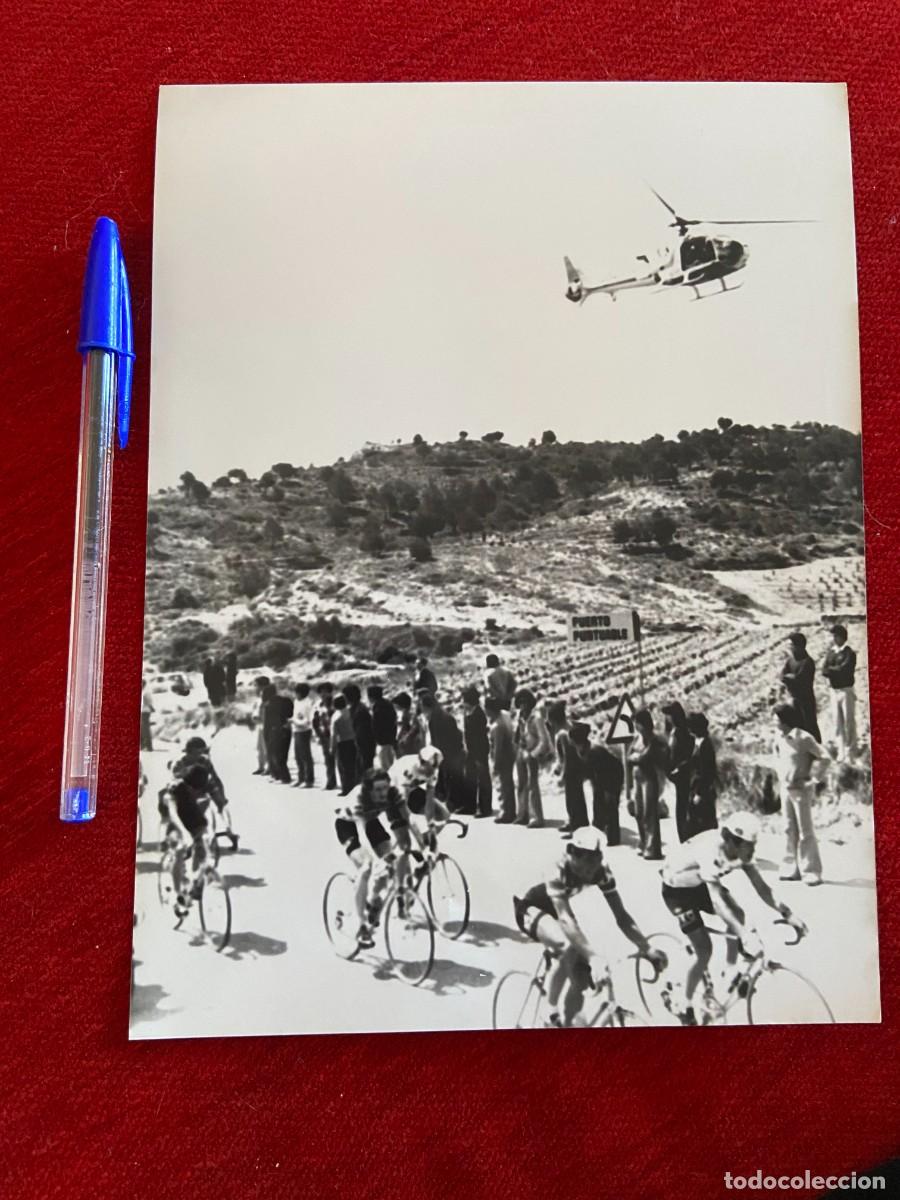 Coleccionismo deportivo: F26247 FOTO FOTOGRAFIA ORIGINAL CICLISMO VUELTA A ESPA&Ntilde;A (5-5-1978) PUERTO HELICOPTERO