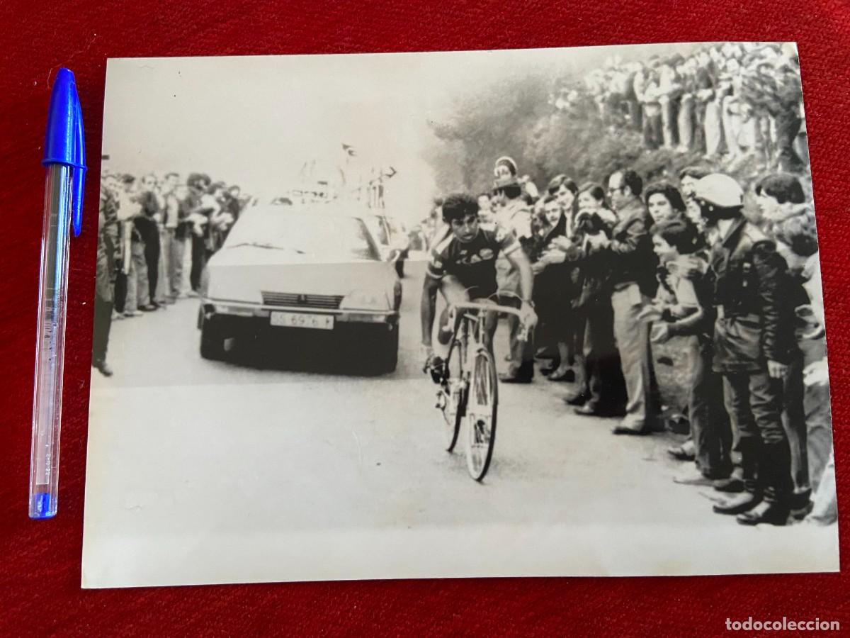 Coleccionismo deportivo: F26275 FOTO FOTOGRAFIA ORIGINAL CICLISMO VUELTA A ESPA&Ntilde;A (8-5-1979) BERNARDO ALFONSEL PUERTO EL FITO