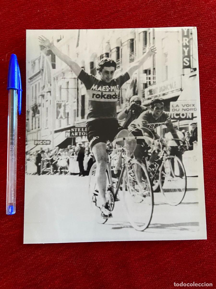 Coleccionismo deportivo: F26289 FOTO FOTOGRAFIA ORIGINAL CICLISMO TOUR FRANCIA 1979 DESCONOZCO QUIEN ES