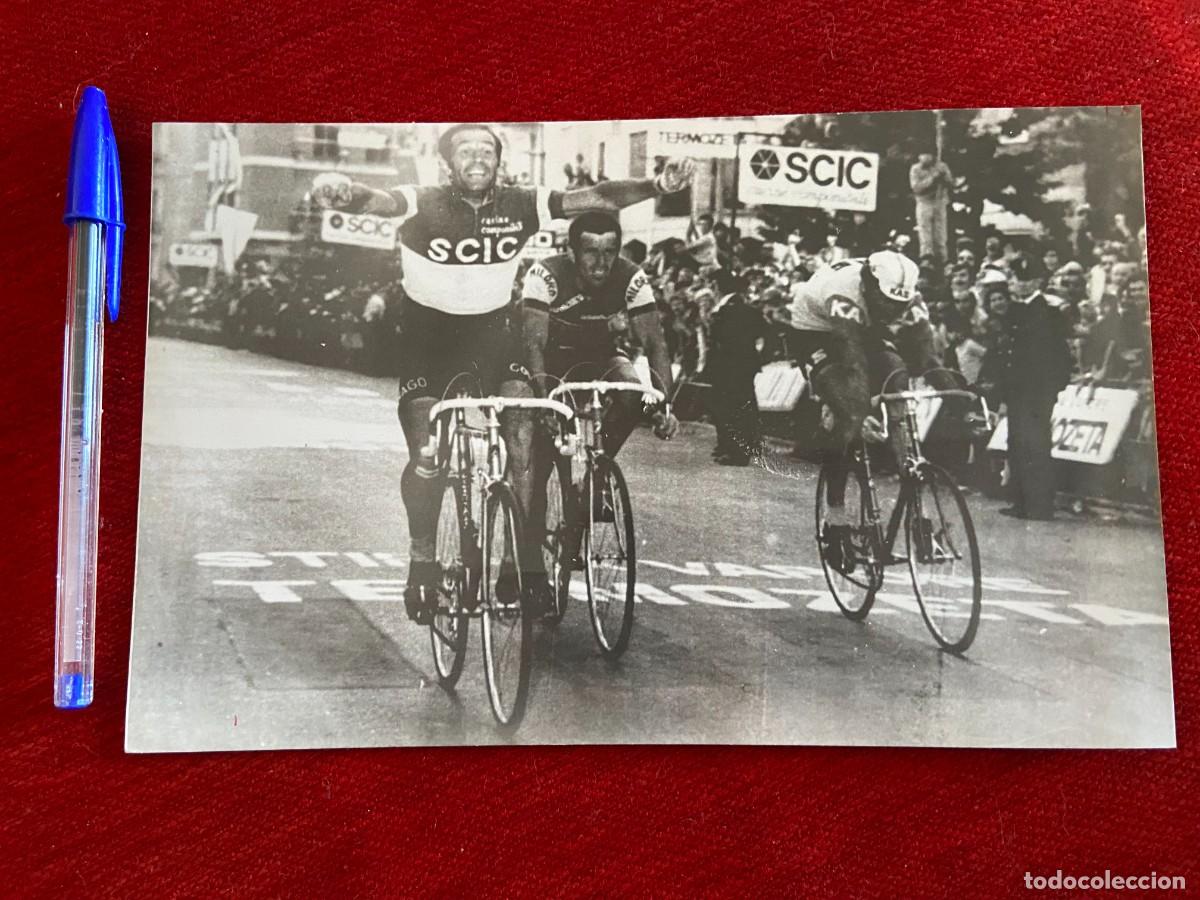 Coleccionismo deportivo: F26291 FOTO FOTOGRAFIA ORIGINAL CICLISMO TOUR FRANCIA 1975 DESCONOZCO QUIEN ES