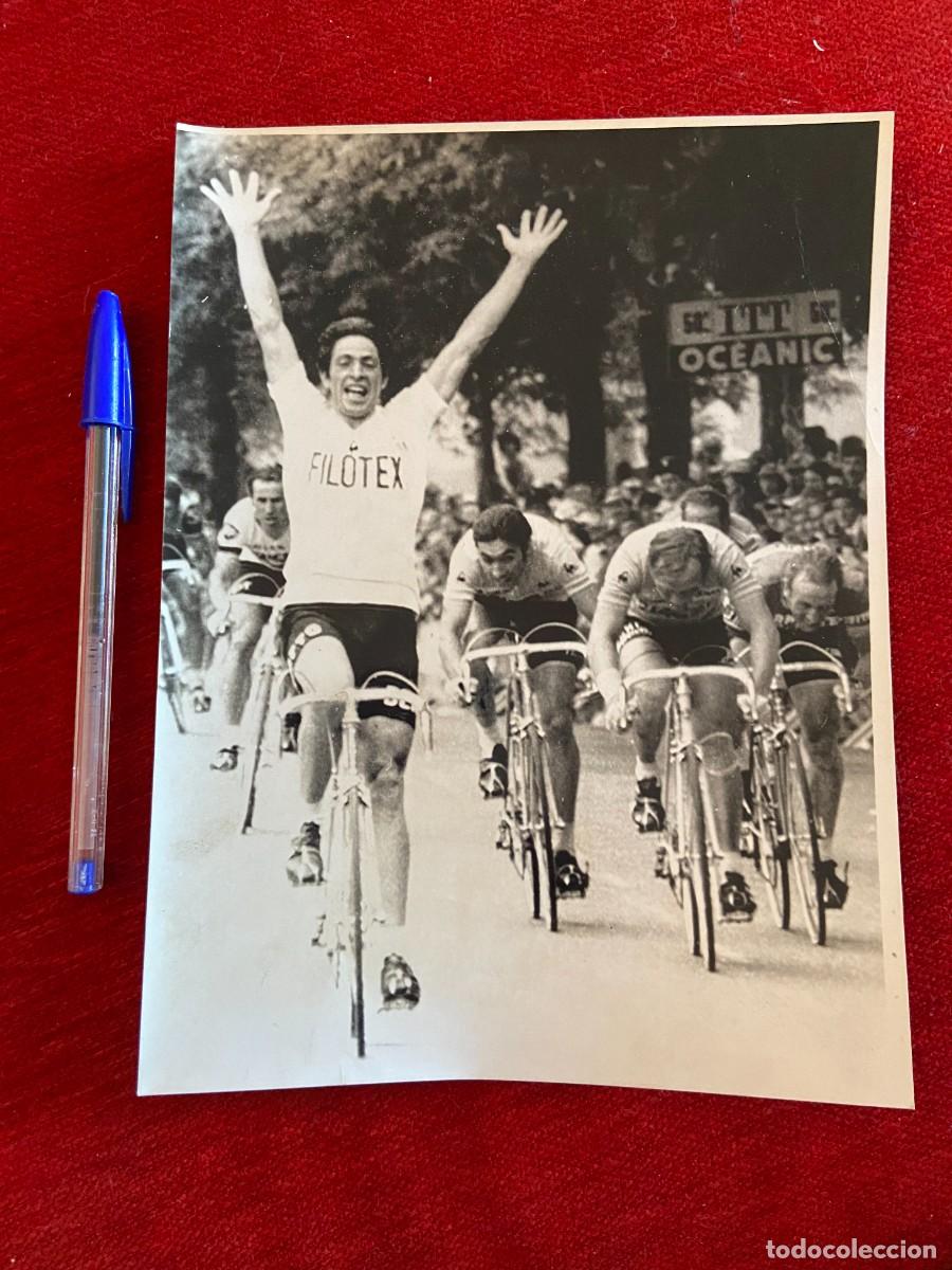 Coleccionismo deportivo: F26296 FOTO FOTOGRAFIA ORIGINAL CICLISMO TOUR FRANCIA (3-7-1975) FRANCESCO MOSER