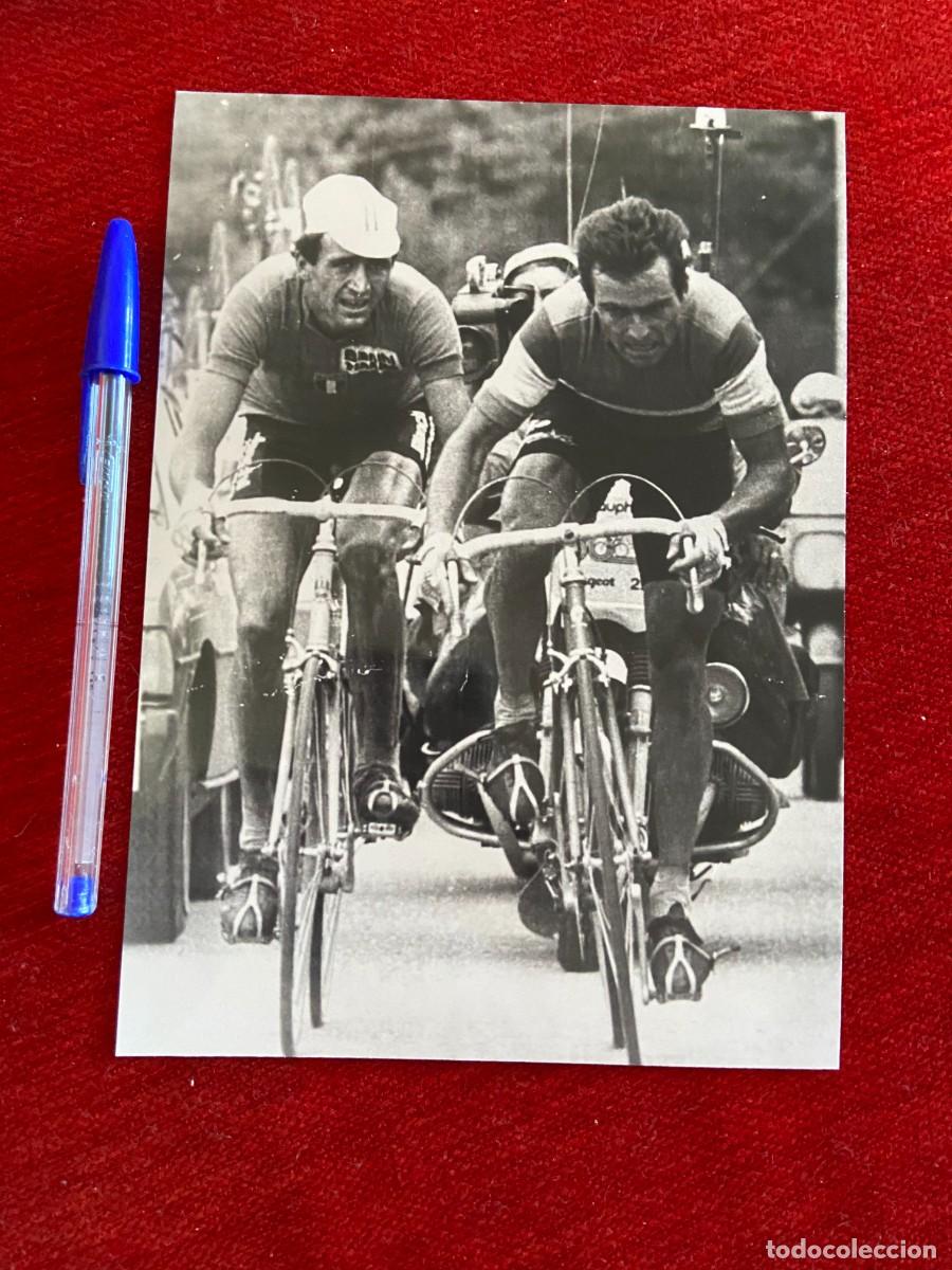 Coleccionismo deportivo: F26557 FOTO FOTOGRAFIA ORIGINAL CICLISMO BERNARD HINAULT GIOVANNI BATTISTA 1980