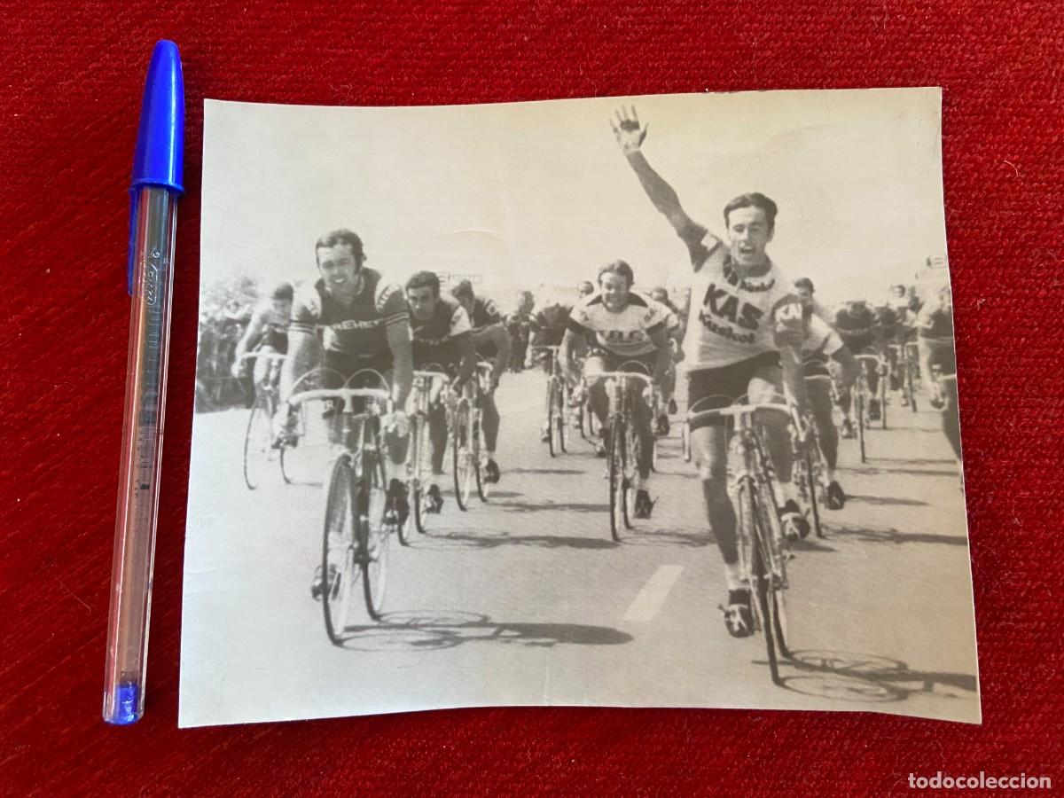 Coleccionismo deportivo: R22063 FOTO FOTOGRAFIA ORIGINAL CICLISMO GIRO ITALIA (1-6-1972) GANADOR MIGUEL MARIA LASA