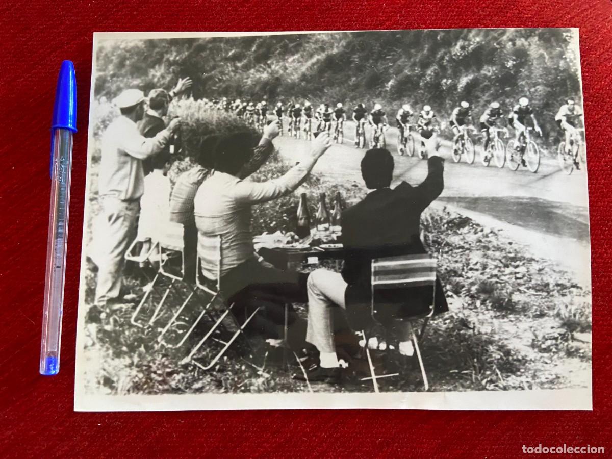 Coleccionismo deportivo: F26564 FOTO FOTOGRAFIA ORIGINAL CICLISMO GIRO ITALIA (28-5-1972) PUBLICO PELOTON