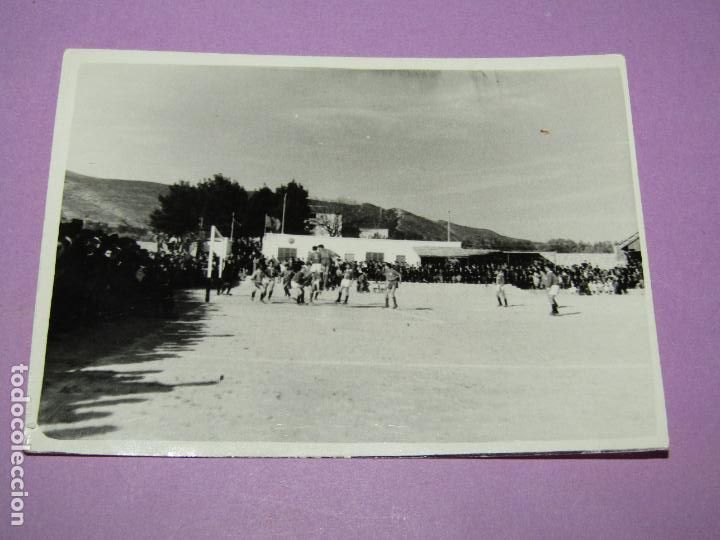 Coleccionismo deportivo: Antigua Fotograf&iacute;a de Partido del Rayo Ibense en el Campo de Futbol CLIMENT de IBI A&ntilde;os 1950s.
