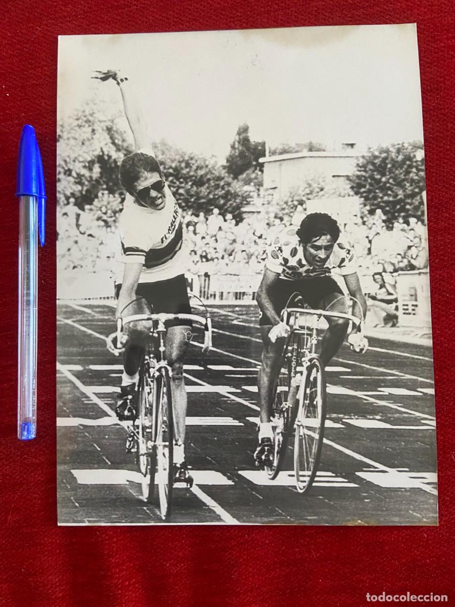 Coleccionismo deportivo: F27046 FOTO FOTOGRAFIA ORIGINAL CICLISMO TOUR FRANCIA (20-7-1979)GERRIE KNETEMANN GIOVANNI BATTAGLIN