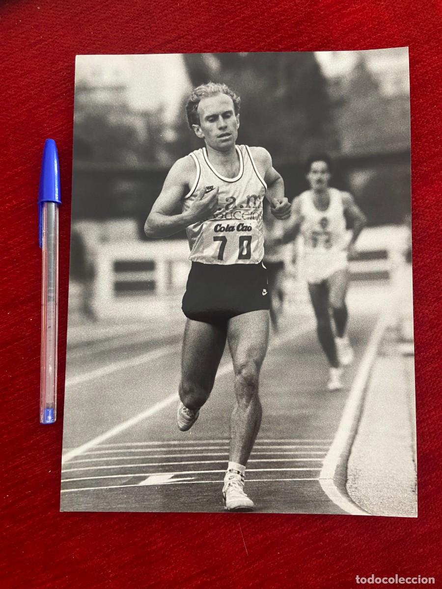 Coleccionismo deportivo: F27195 FOTO FOTOGRAFIA ORIGINAL ATLETISMO ANTONIO PRIETO PUBLICICAD COLA CAO