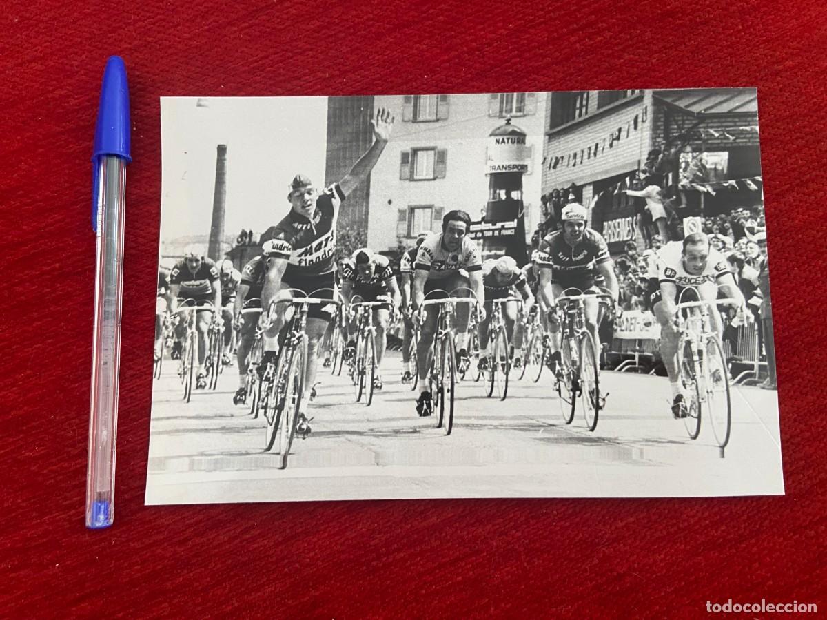 Coleccionismo deportivo: F27288 FOTO FOTOGRAFIA ORIGINAL CICLISMO TOUR (27-6-1971) ERIC LEMAN GUIDO REYBROUCK GODEFROOT