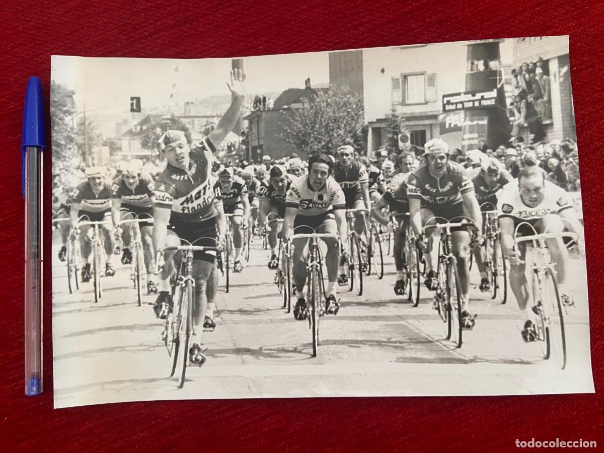 Coleccionismo deportivo: F27290 FOTO FOTOGRAFIA ORIGINAL CICLISMO TOUR (27-6-1971) ERIC LEMAN GUIDO REYBROUCK GODEFROOT