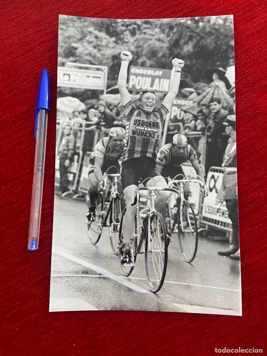 Coleccionismo deportivo: F27315 FOTO FOTOGRAFIA ORIGINAL CICLISMO TOUR FRANCIA (28-6-1980) RUDY PEVENAGE BERTIN BAZZO