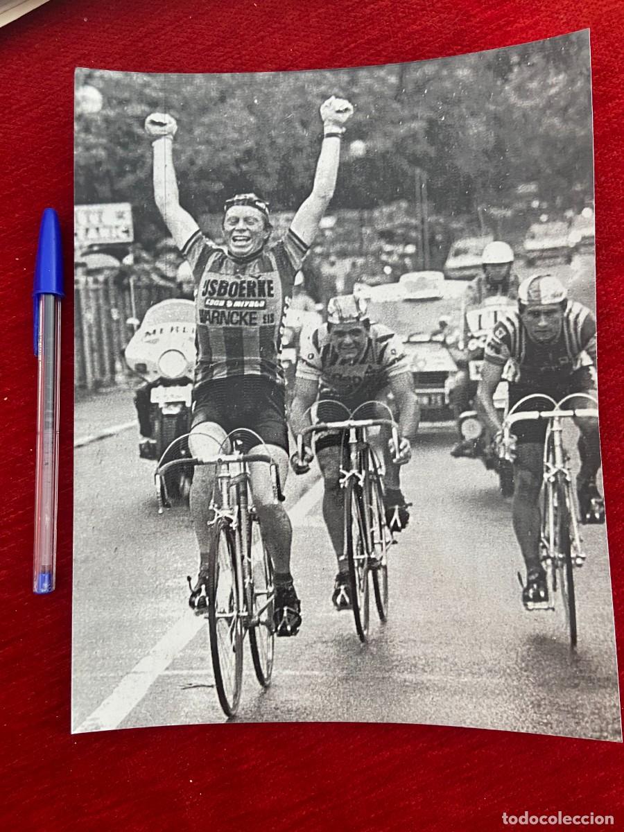 Coleccionismo deportivo: F27320 FOTO FOTOGRAFIA ORIGINAL CICLISMO TOUR FRANCIA (28-6-1980) RUDY PEVENAGE BERTIN BAZZO