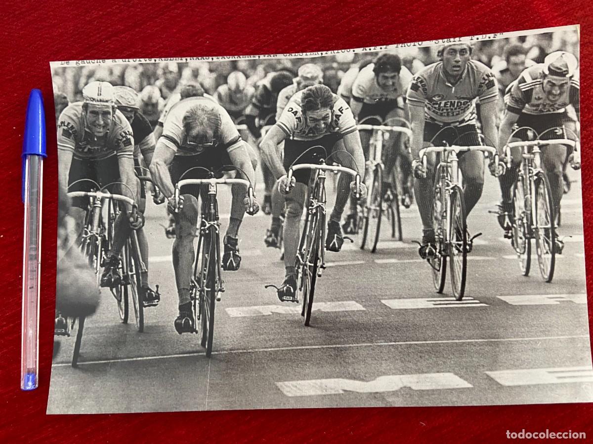 Coleccionismo deportivo: F27324 FOTO FOTOGRAFIA ORIGINAL CICLISMO TOUR (6-7-1980) SEAN KELLY JAN RAAS TACKAERT VAN CALSTER