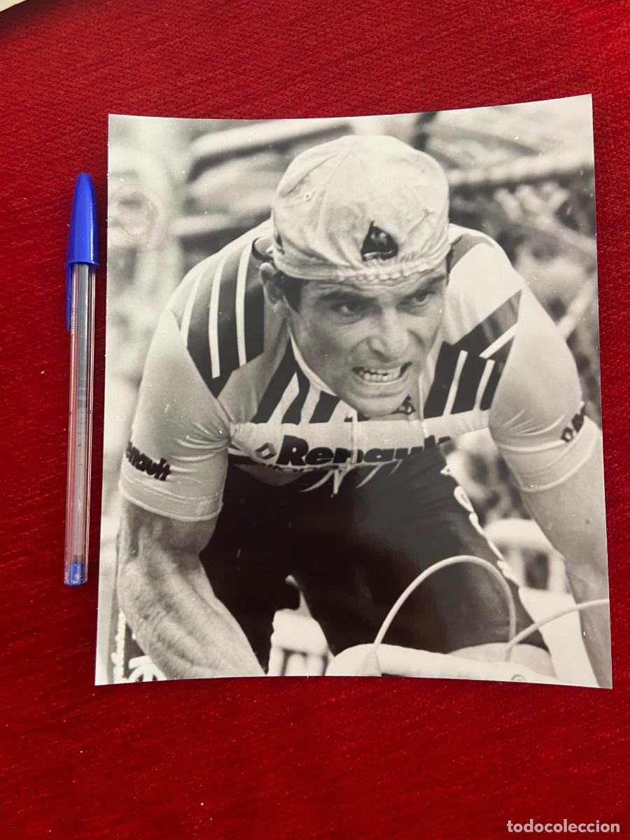 Coleccionismo deportivo: F27327 FOTO FOTOGRAFIA ORIGINAL CICLISMO TOUR FRANCIA (8-7-1980) BERNARD HINAULT