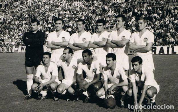 Coleccionismo deportivo: VALENCIA C.F. ALINEACIÓN PARTIDO DE LIGA 1963-1964 EN MESTALLA CONTRA ATH. BILBAO. FOTO
