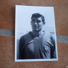 Coleccionismo deportivo: FOTOGRAFIA ORIGINAL AÑO 1971. JUGADOR FUTBOL LEVANTE. MARTI. 10,5X7,5 CM.