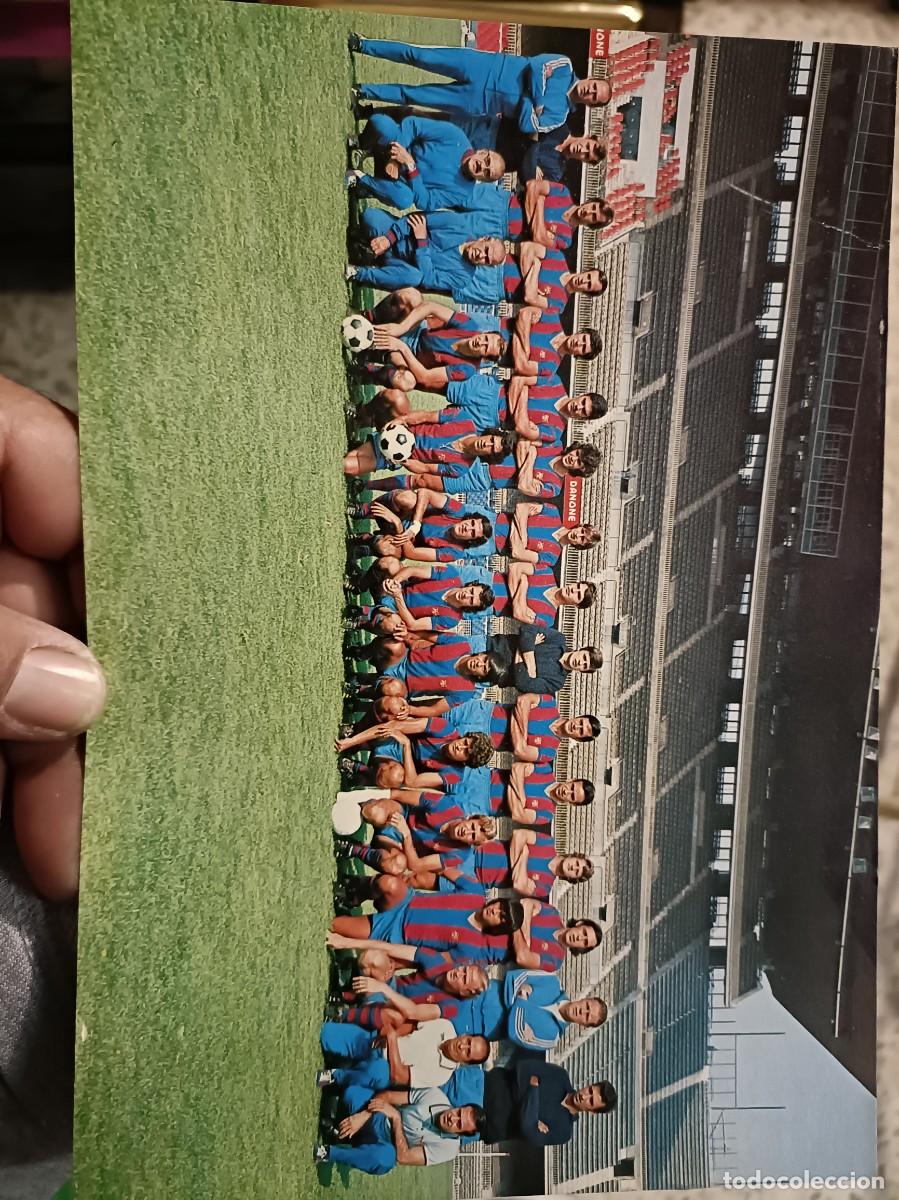 Colecionismo desportivo: Fotografia FOTO-POSTAL DE LA PLANTILLA DEL FC BARCELONA. TEMPORADA 1973/74. 15 CM. X 22 CM.
