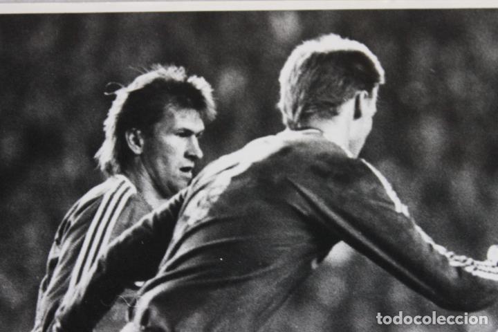 Coleccionismo deportivo: FOTO HUGO SANCHEZ REAL MADRID - Foto 3