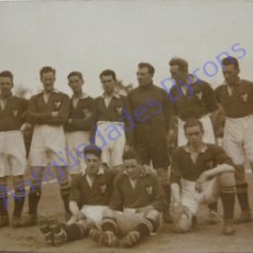 Coleccionismo deportivo: EQUIPO ESCOCÉS DEL RAITH ROVERS EN LAS PALMAS GC. AÑO 1923. MEDIDAS. 14 X 9 CM. ALINEACIÓN AL DORSO