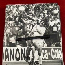 Coleccionismo deportivo: FF692 FOTO FOTOGRAFIA ORIGINAL REAL MADRID DEPORTIVO CORUÑA IVAN ROCHA Y ....?