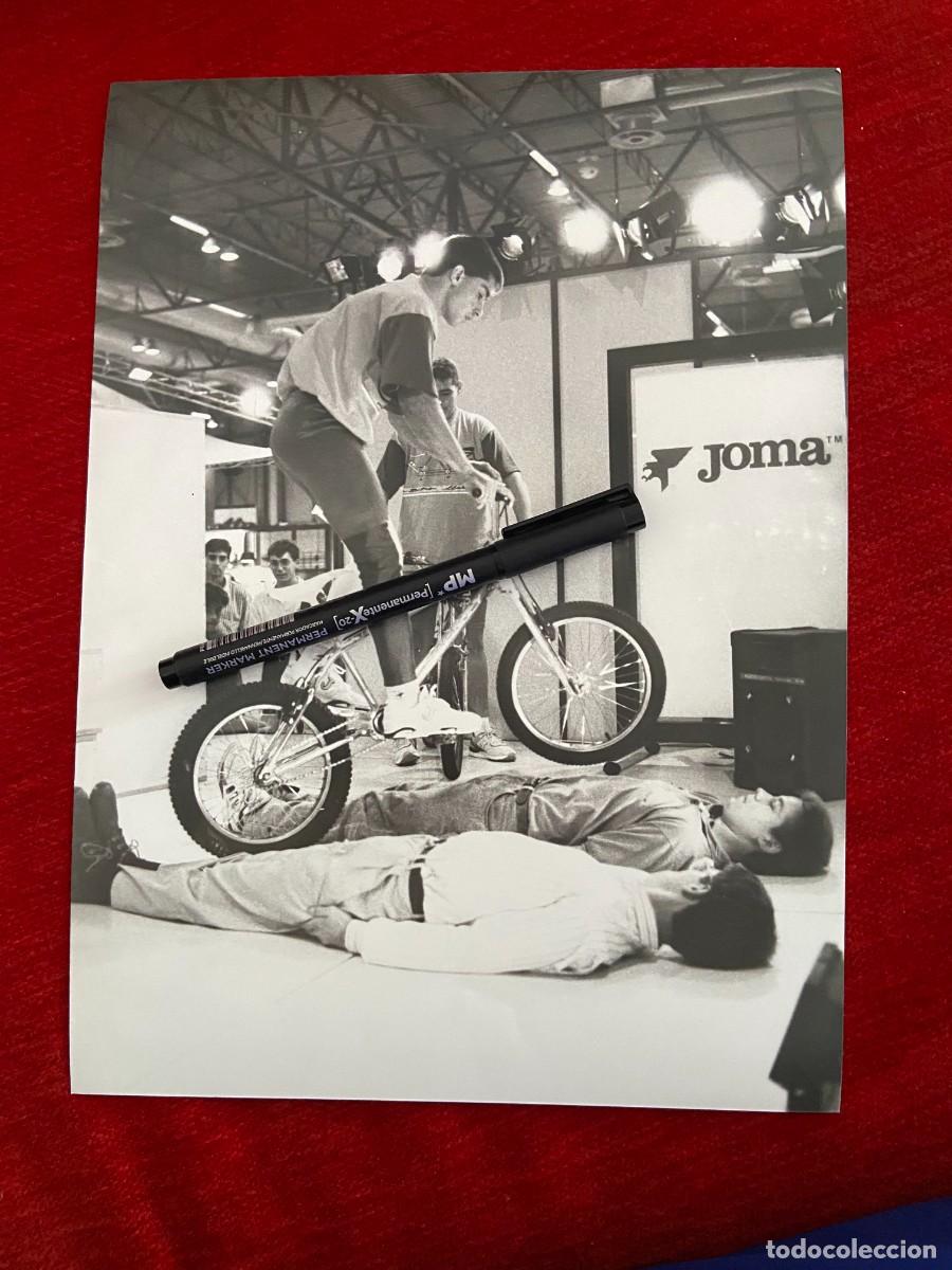 Sports collectibles: FF805 FOTO FOTOGRAFIA ORIGINAL BICI MALABARISMO TRIAL BICICLETA JOMA
