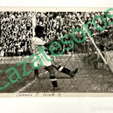 Coleccionismo deportivo: FOTOGRAFIA ORIGINAL FINEZAS 1942 PARTIDO FUTBOL VALENCIA OVIEDO - GOL DE EPI