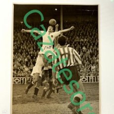 Coleccionismo deportivo: FOTOGRAFIA ORIGINAL FINEZAS 1950 1951 PARTIDO FUTBOL VALENCIA VALLADOLID - BADENES