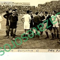 Coleccionismo deportivo: FOTOGRAFIA ORIGINAL FINEZAS 1946 1947 PARTIDO FUTBOL VALENCIA BARCELONA -PENALTI Y GOL DE EPI